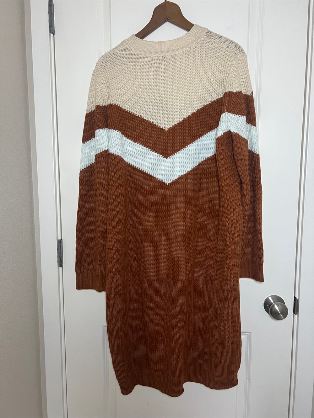 Glitzy Sweater Dress Burnt Orange Cream Chevron 3X - Picture 3 of 5